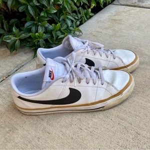 Size 13 | Nike Sneakers White